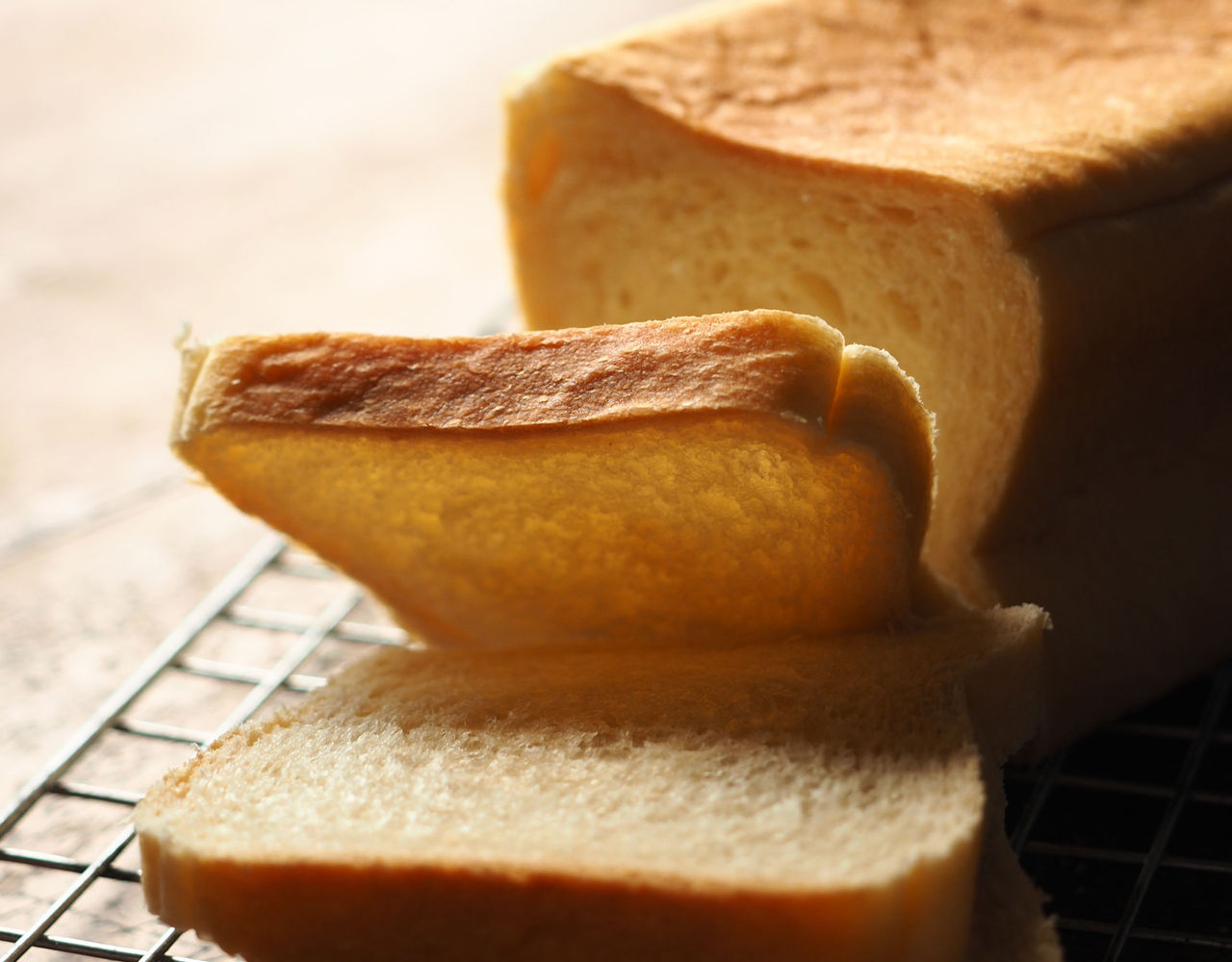 Slice of white sandwich bread