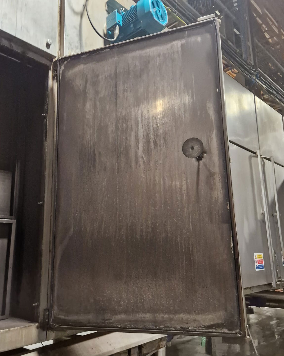 Oven door before degreasing